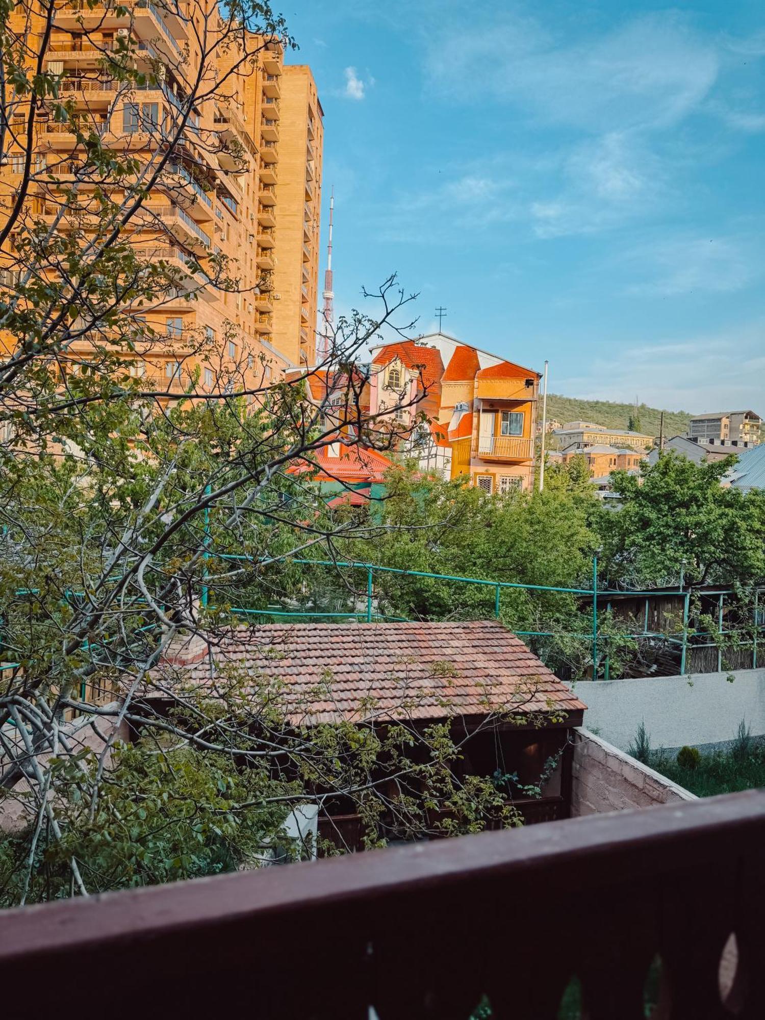 Armenia Hotel Ереван Экстерьер фото
