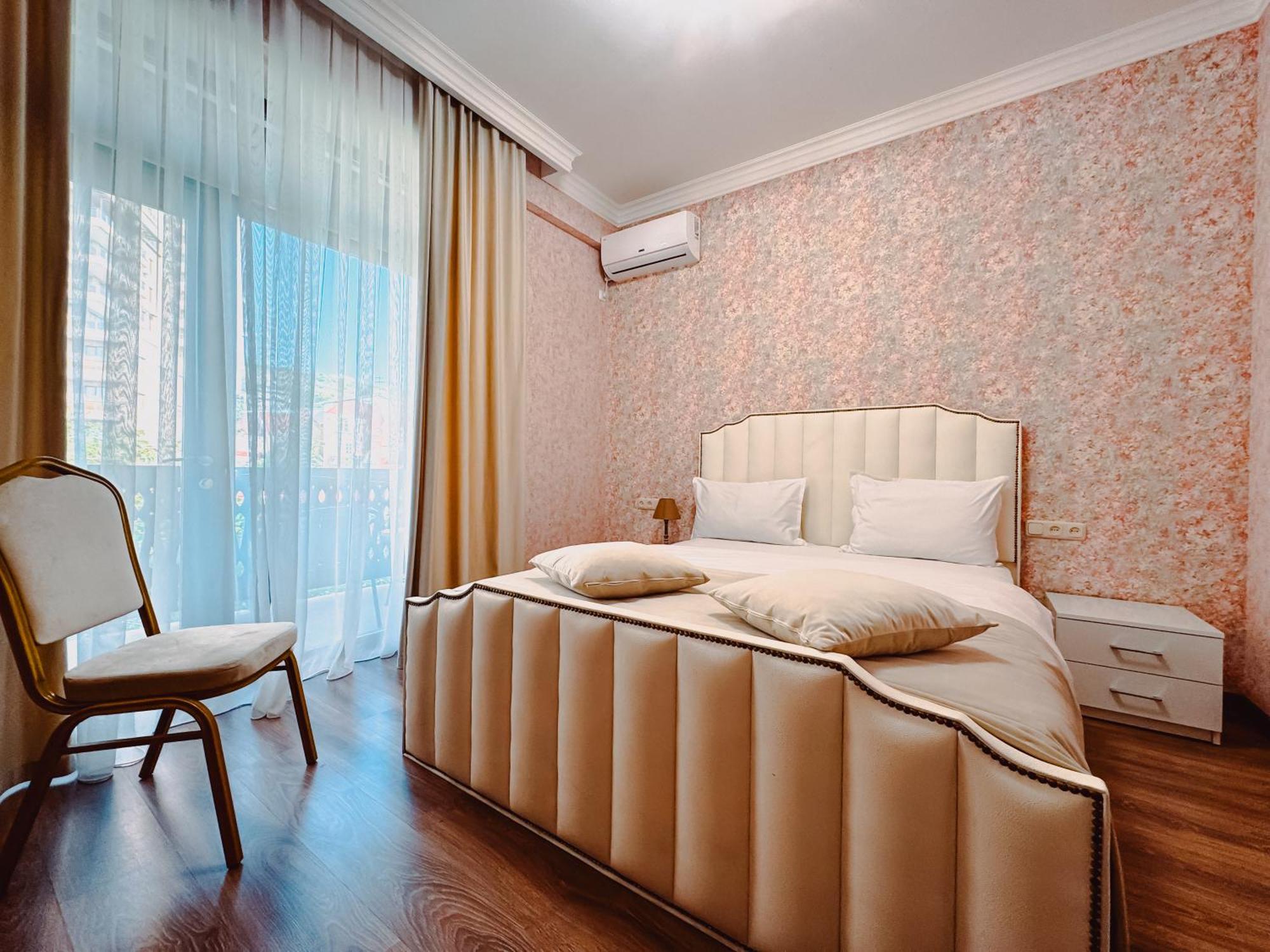 Armenia Hotel Ереван Экстерьер фото